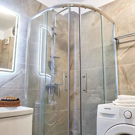 Fun N Pool * Năvodari