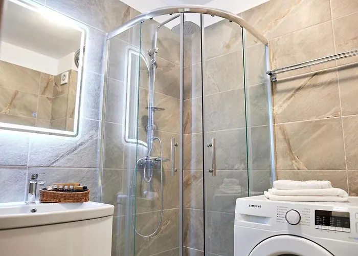 Fun N Pool * Năvodari