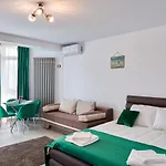 Апартаменты Fun N Pool *