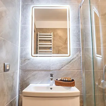 Apartment Fun N Pool