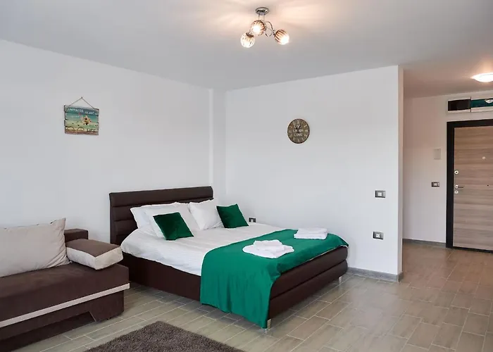 Fun N Pool * Năvodari